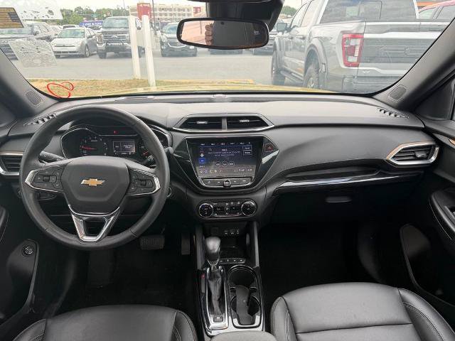 Used 2023 Chevrolet TrailBlazer ACTIV w/ Sun and Liftgate Package FWD image 14