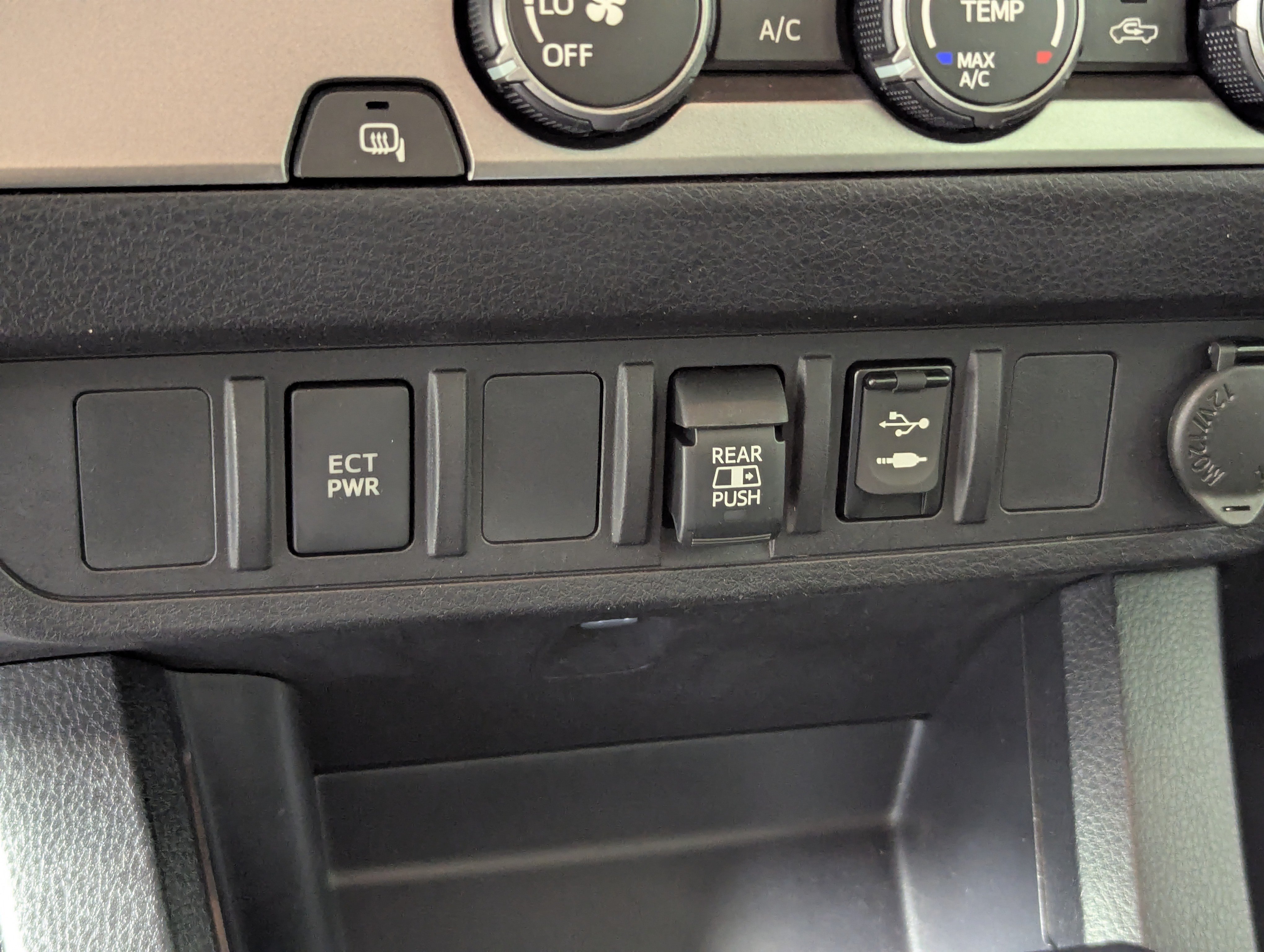 Used 2019 Toyota Tacoma SR5 RWD image 25
