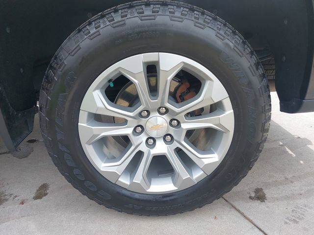 Used 2025 Chevrolet Silverado 1500 LTZ w/ Technology Package image 32