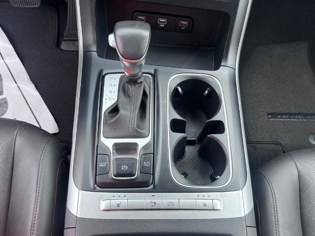 Used 2024 Kia Carnival LX FWD image 22