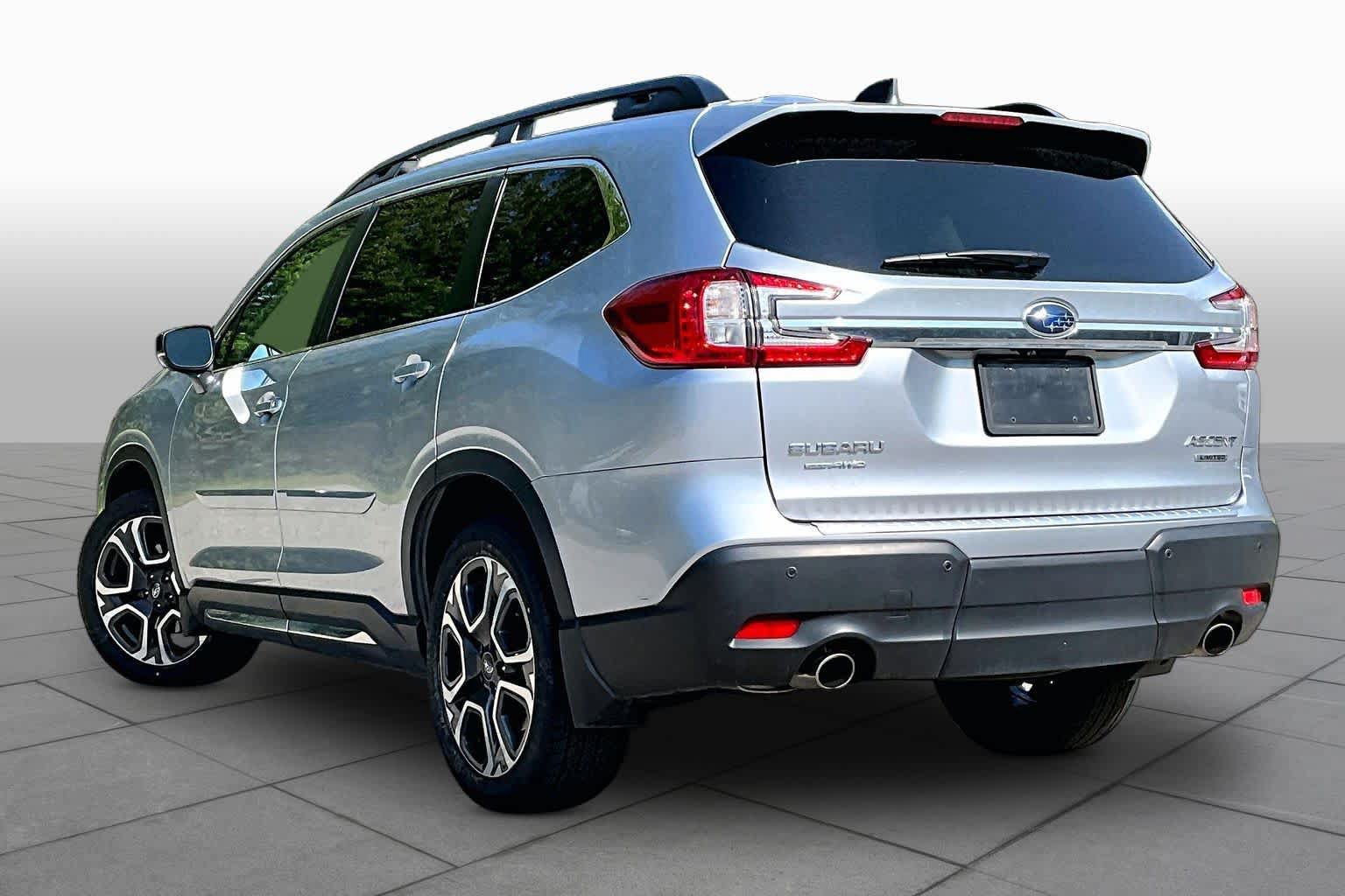 Used 2024 Subaru Ascent Limited w/ Technology Package AWD/4WD image 12