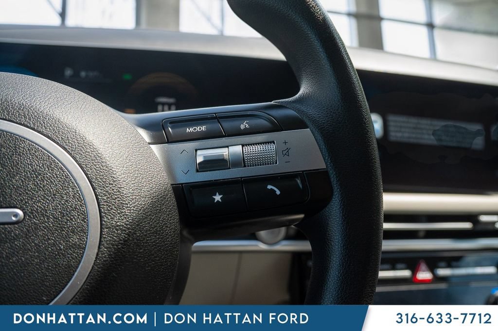 Used 2025 Hyundai Tucson SEL FWD image 12