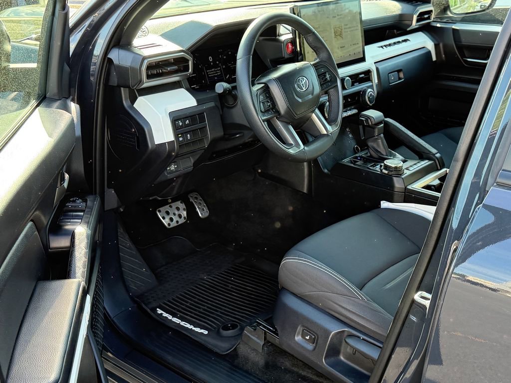 Used 2024 Toyota Tacoma TRD Sport AWD/4WD image 10