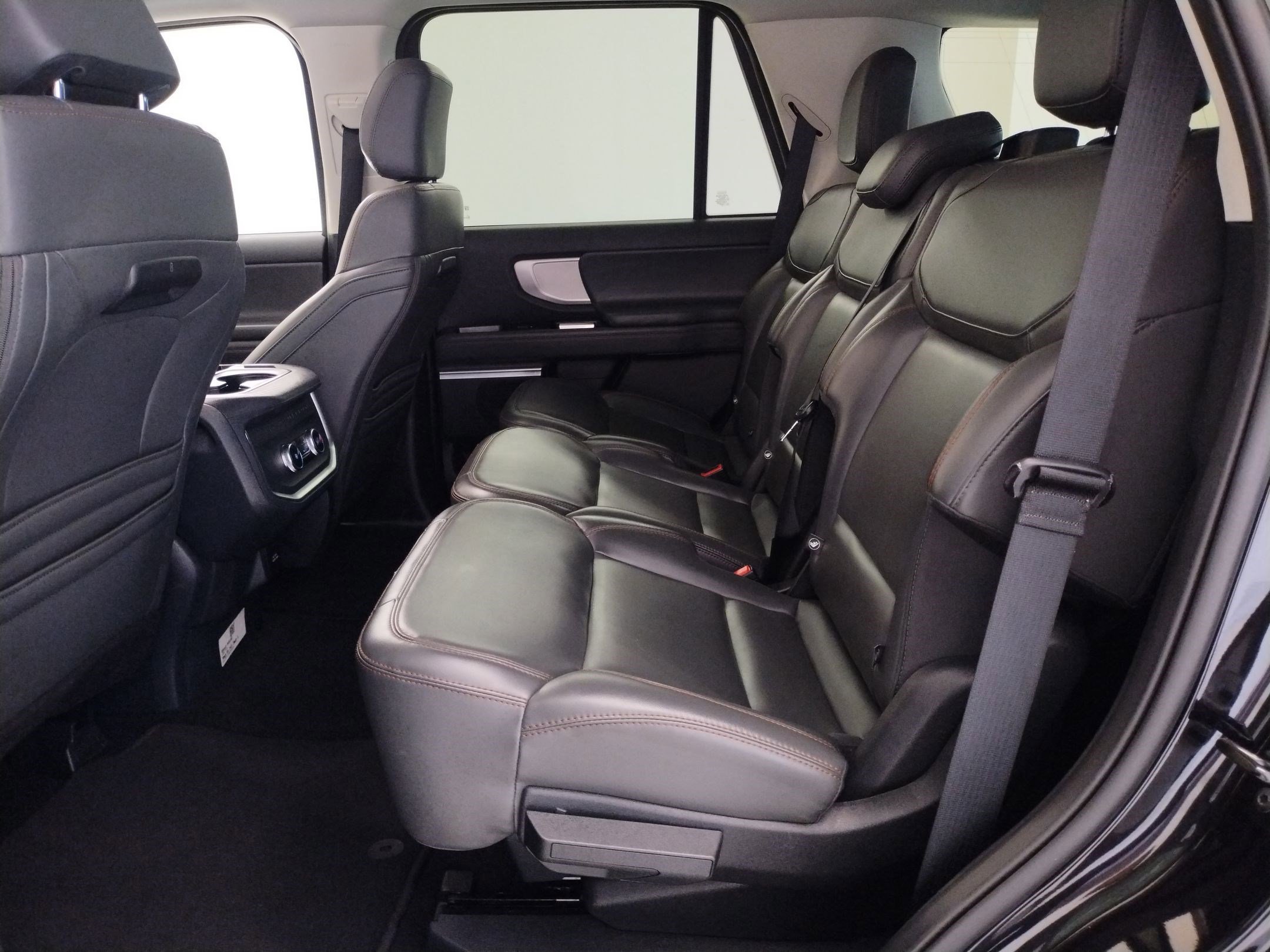 Certified 2025 Ford Expedition Active image 16