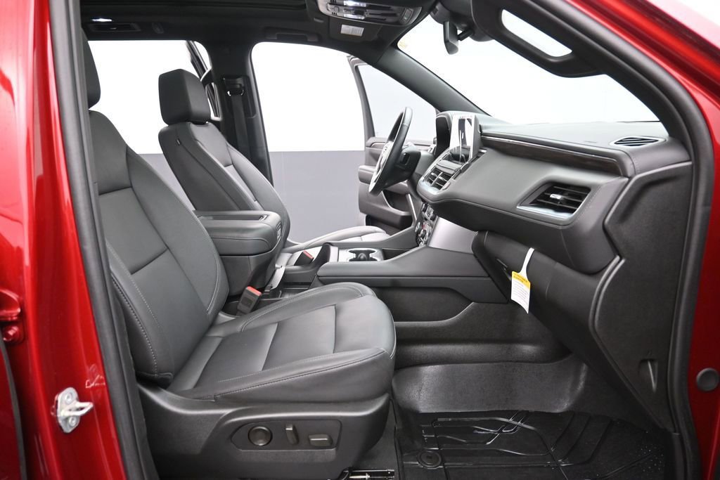 Used 2024 Chevrolet Suburban Z71 w/ Luxury Package AWD/4WD image 27
