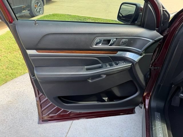 Certified 2019 Ford Explorer Limited w/ Ford Safe & Smart Package FWD image 10