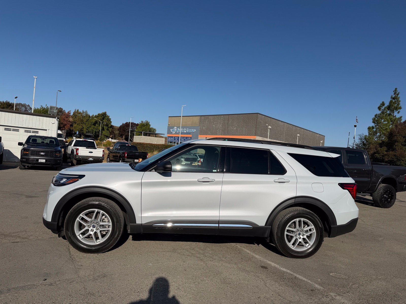 Certified 2025 Ford Explorer Active AWD/4WD image 2