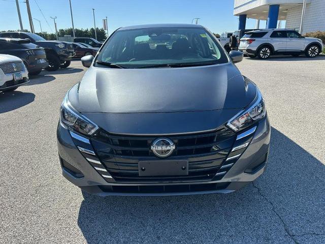 Used 2023 Nissan Versa SV image 8