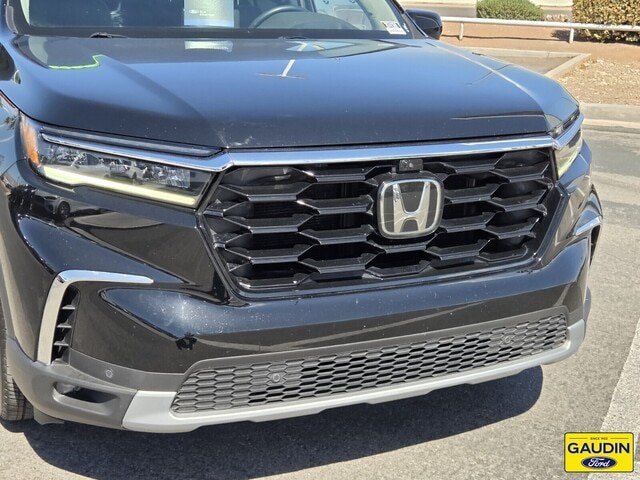Used 2025 Honda Pilot Elite image 2