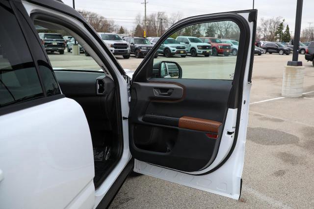 Certified 2025 Ford Bronco Sport Outer Banks w/ Outer Banks Tech Package+ AWD/4WD image 27