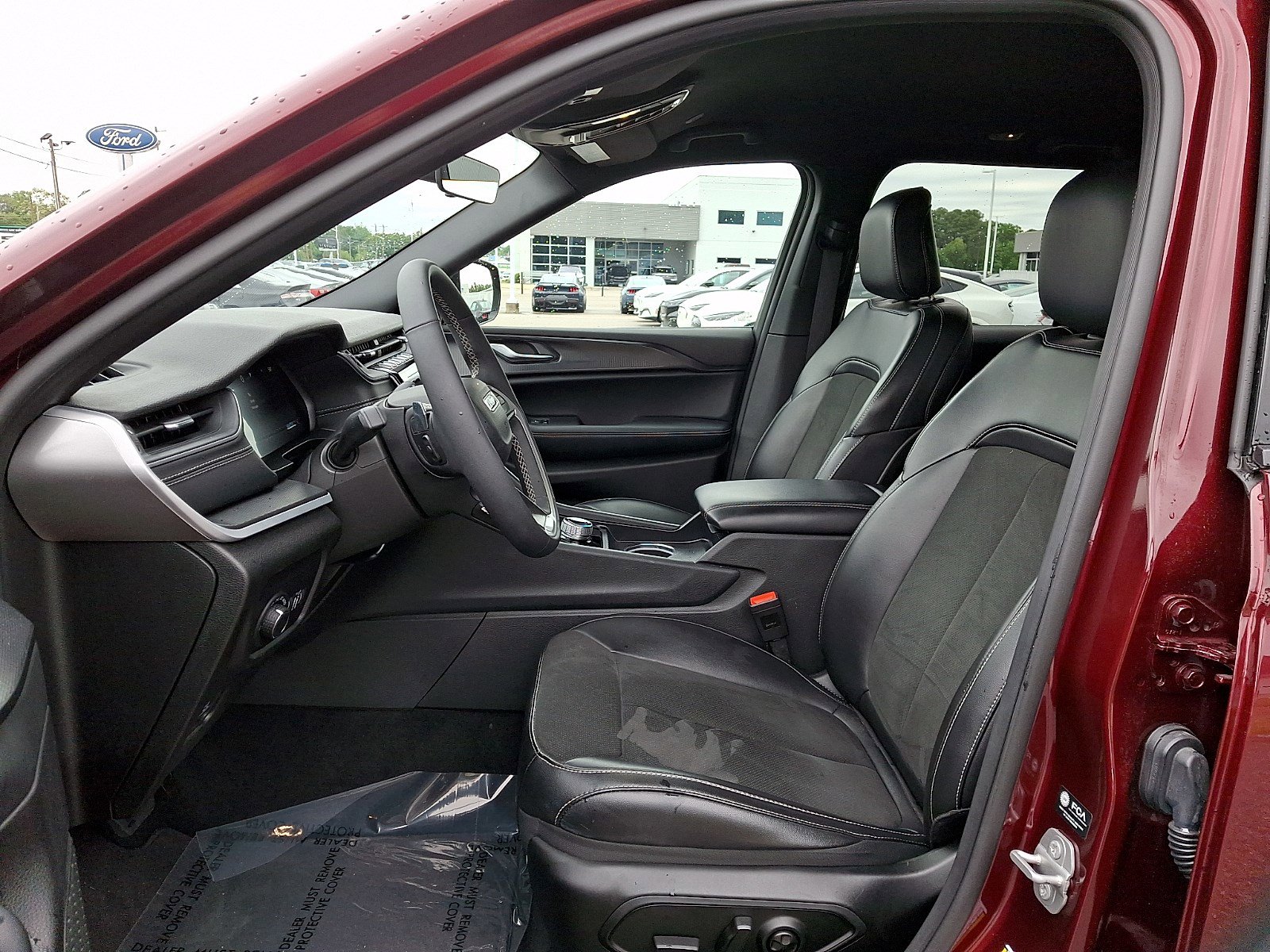 Used 2025 Jeep Grand Cherokee Altitude AWD/4WD image 13