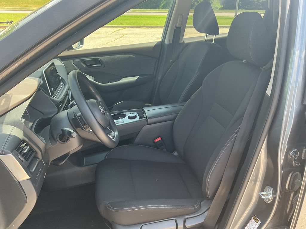Used 2023 Nissan Rogue S AWD/4WD image 24