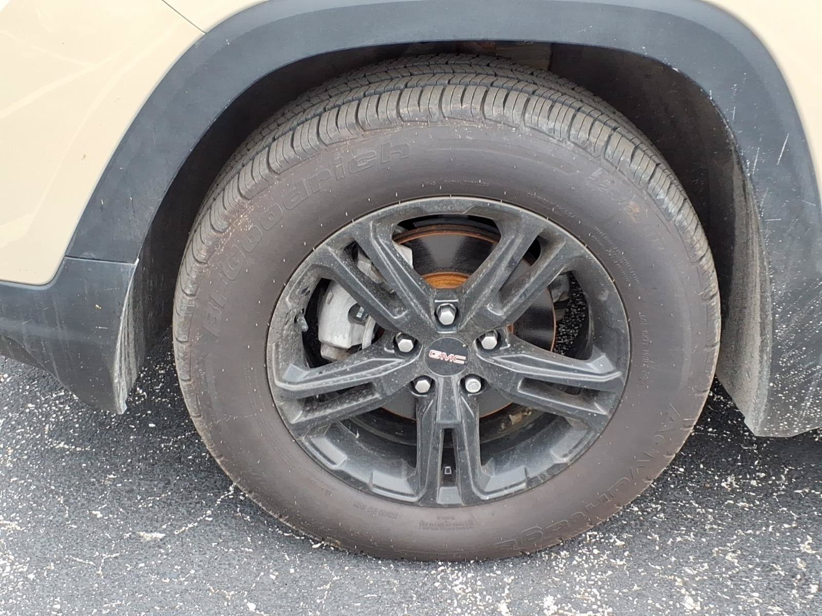 Used 2022 GMC Terrain AT4 w/ LPO, Floor Liner Package AWD/4WD image 30
