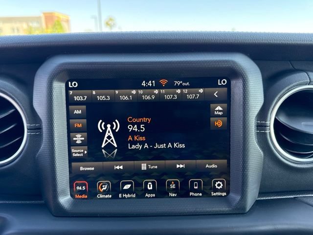 Used 2022 Jeep Wrangler Unlimited Sahara w/ Cold Weather Group AWD/4WD image 29