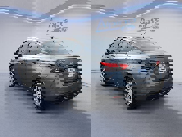 Used 2021 Nissan Versa S image 3