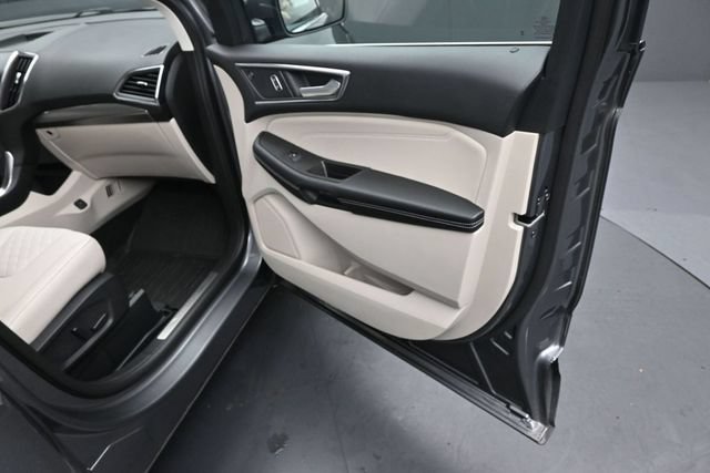 Certified 2024 Ford Edge Titanium AWD/4WD image 32