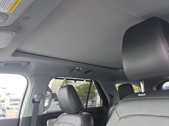 Certified 2023 Ford Explorer Limited w/ Limited Technology Package image 18