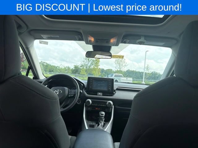 Used 2019 Toyota RAV4 XLE w/ Carpet Mat Package AWD/4WD image 18