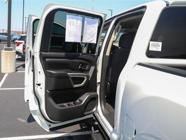 Used 2021 Nissan Titan SV AWD/4WD image 20