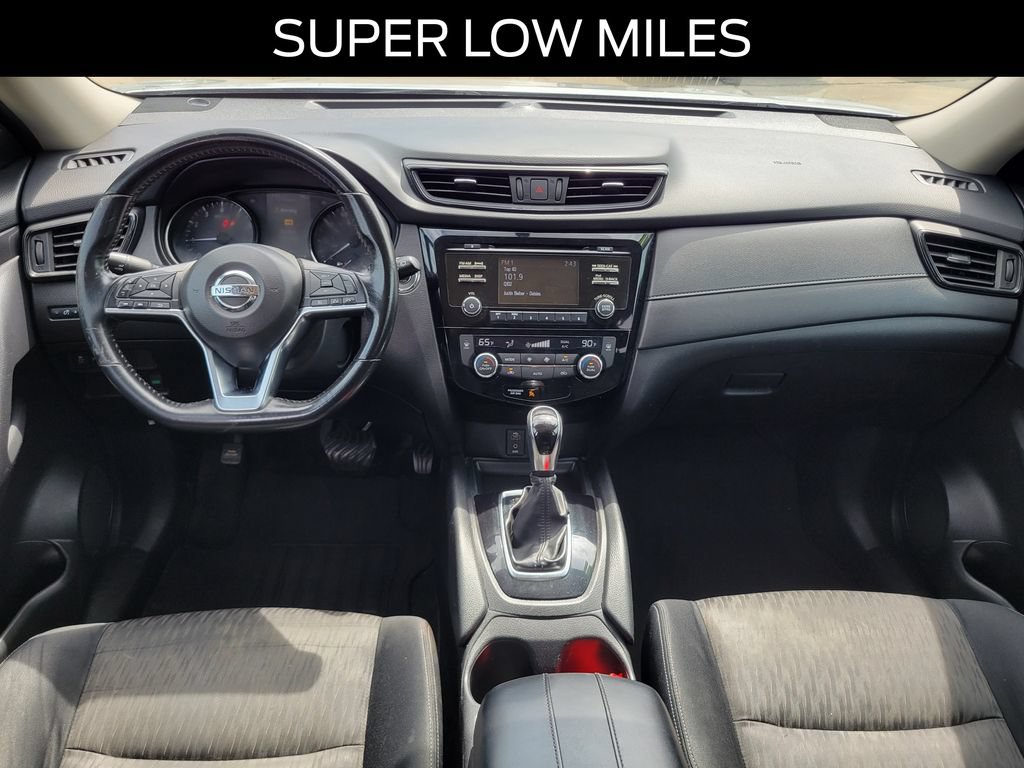 Used 2017 Nissan Rogue SV FWD image 9