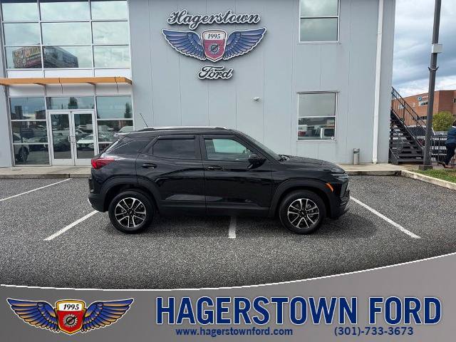 Used 2025 Chevrolet TrailBlazer LT AWD/4WD image 1