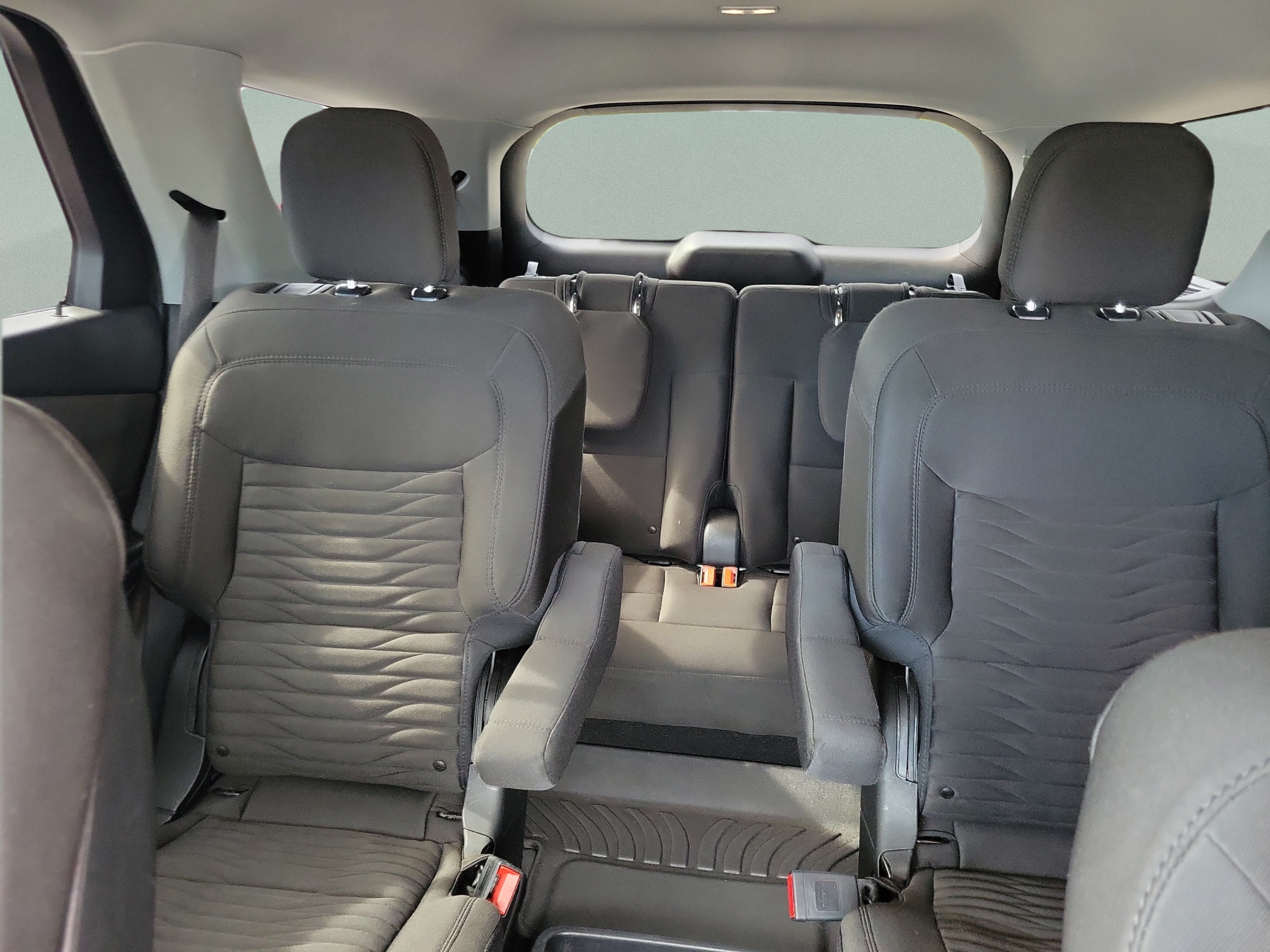 Certified 2020 Ford Explorer XLT RWD image 9