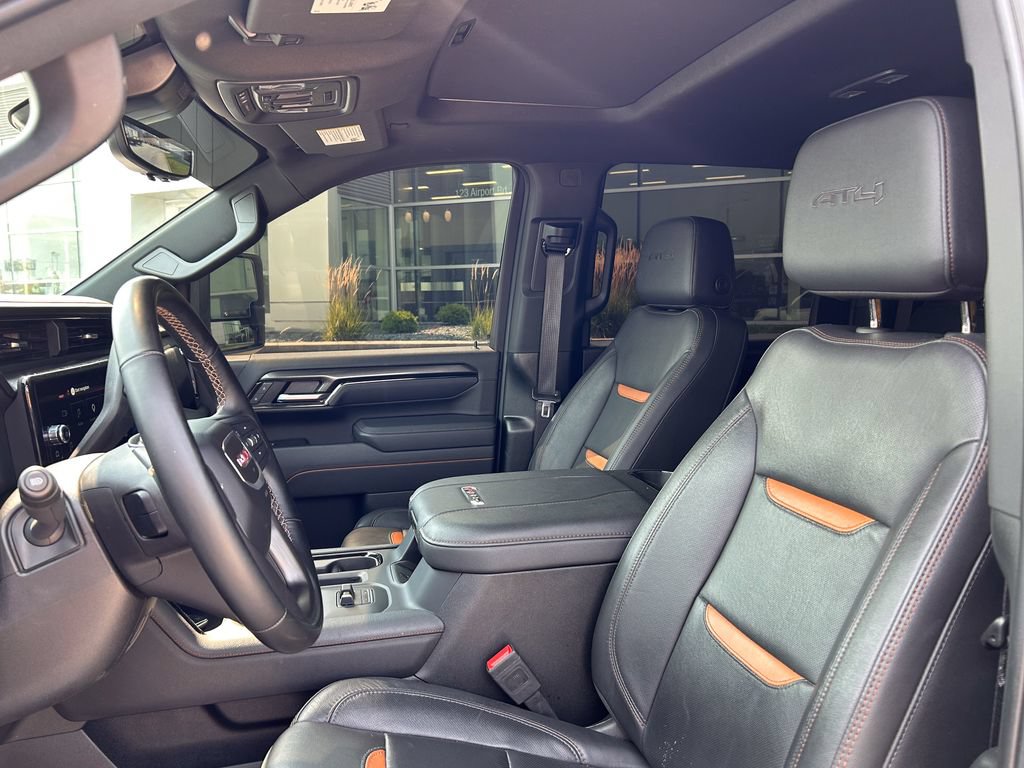 Used 2025 GMC Sierra 2500 AT4 w/ AT4 Premium Plus Package AWD/4WD image 11