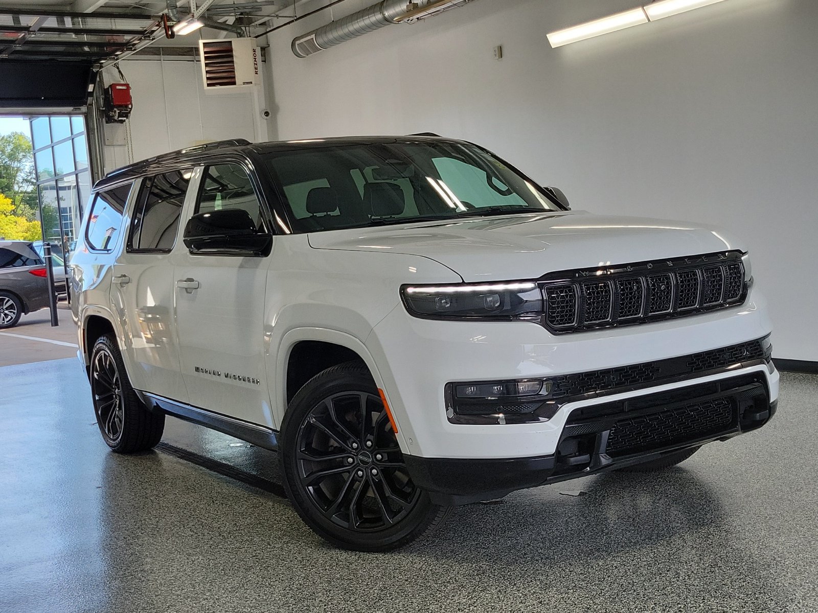 Used 2024 Jeep Grand Wagoneer Series III w/ Quick Order Packagew 28T AWD/4WD 360° Tour