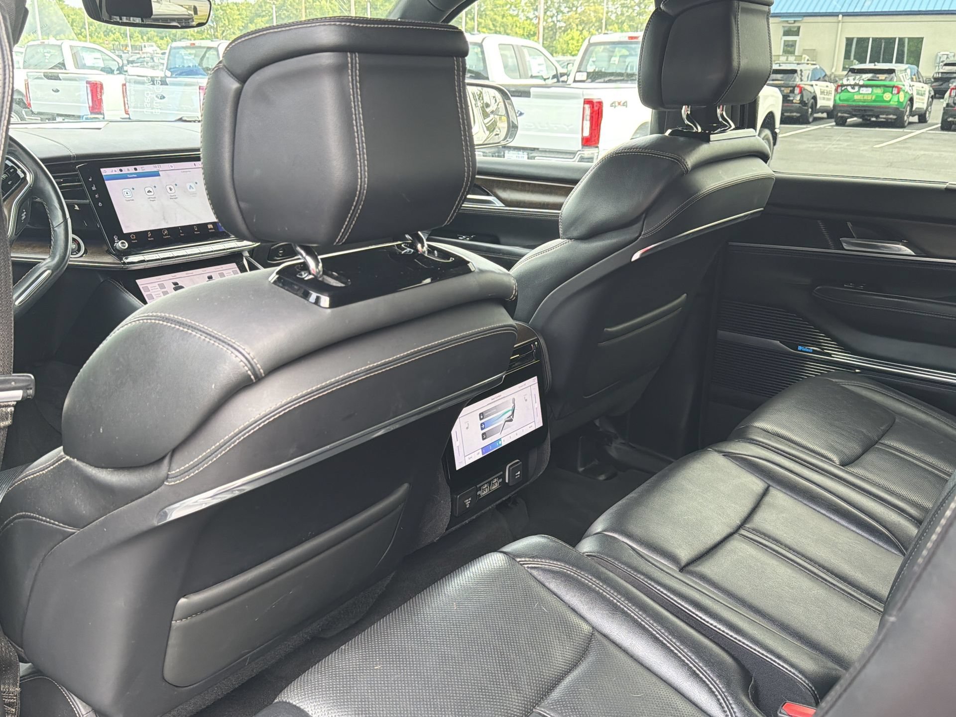 Used 2022 Jeep Grand Wagoneer Series I w/ Flexible Seating Group AWD/4WD image 40
