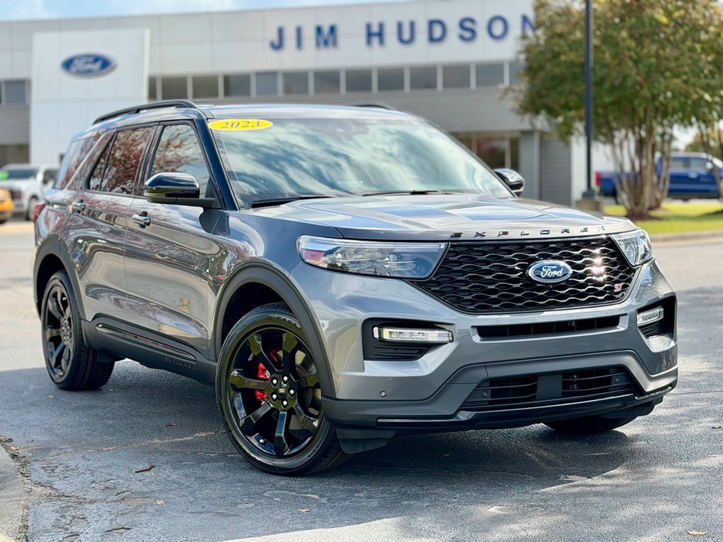 Certified 2023 Ford Explorer ST w/ Equipment Group 401A AWD/4WD image 2