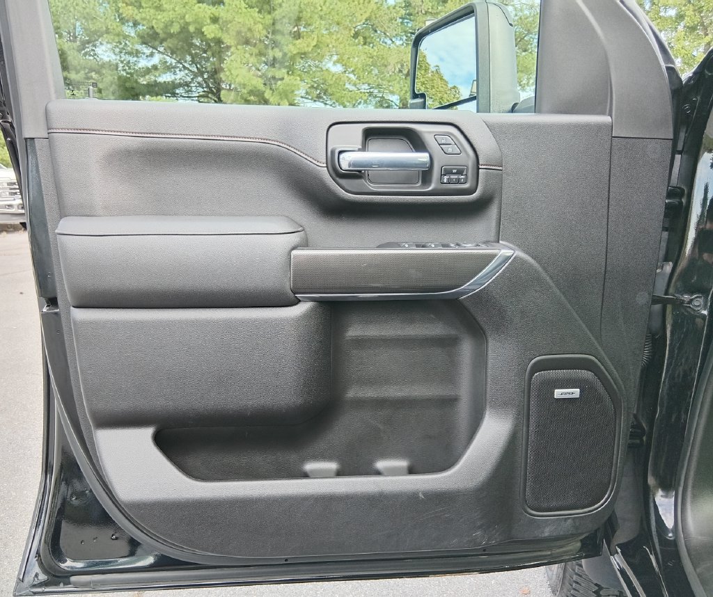 Used 2023 GMC Sierra 2500 AT4 w/ AT4 Premium Plus Package AWD/4WD image 18