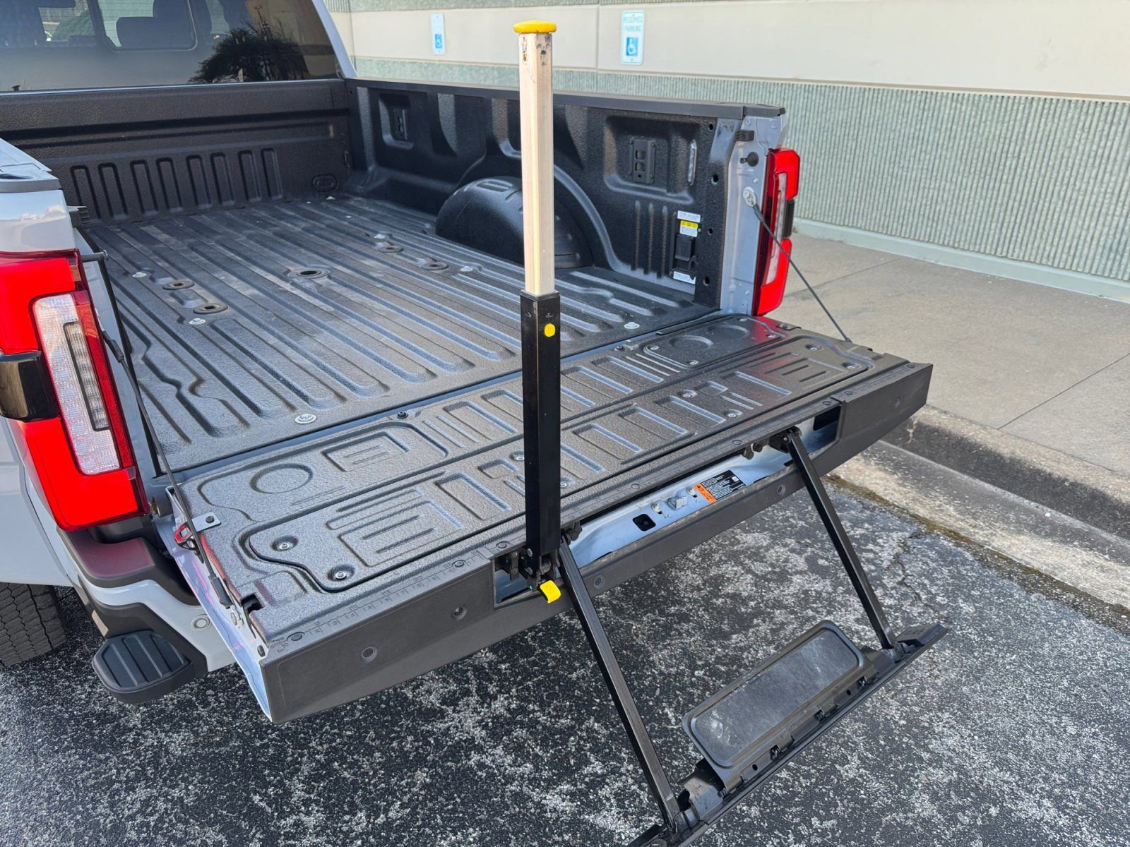 Certified 2024 Ford F450 Limited w/ FX4 Off-Road Package image 20