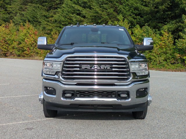 Used 2024 RAM 3500 Limited AWD/4WD image 9