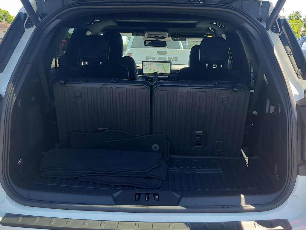 Certified 2025 Ford Explorer ST w/ Sun And Sound Package AWD/4WD image 7