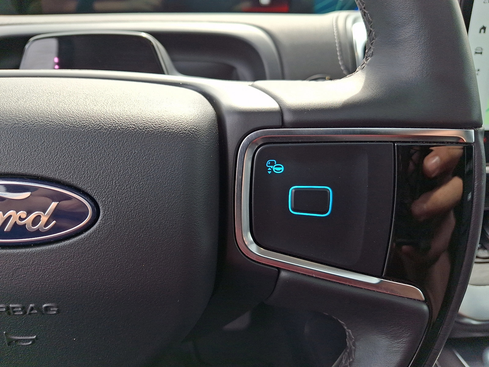 Certified 2025 Ford Expedition Platinum image 21