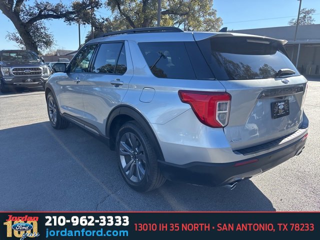 Certified 2022 Ford Explorer XLT w/ Equipment Group 202A image 2