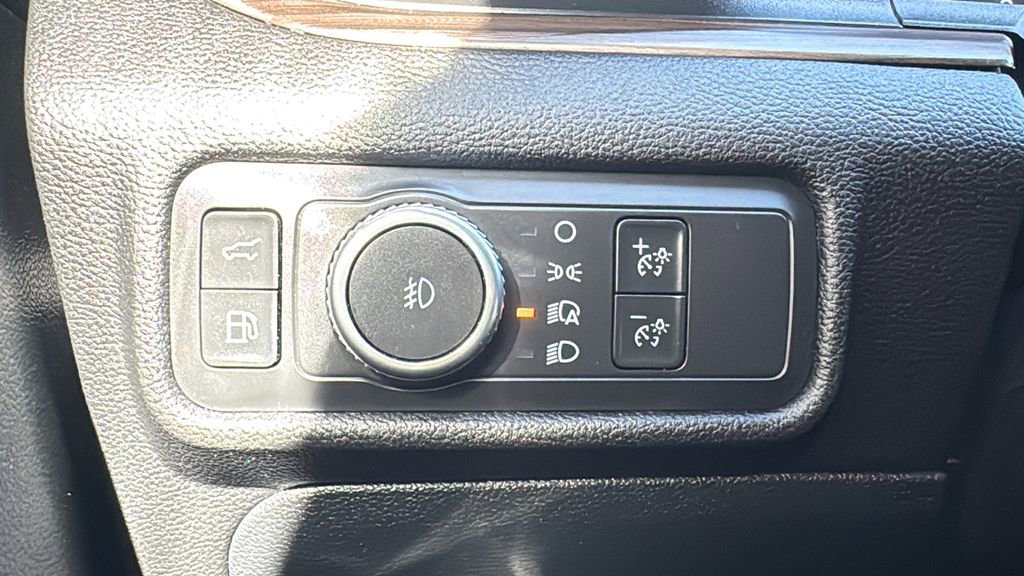 Certified 2021 Ford Explorer Limited w/ Hybrid Equipment Group 310A RWD image 17