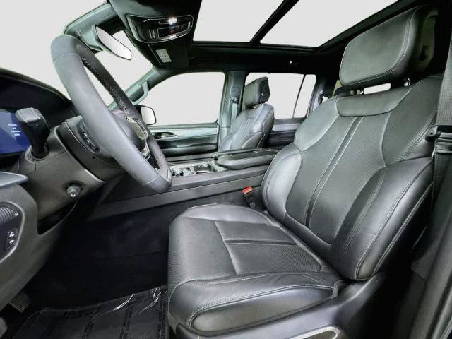 Used 2023 Jeep Wagoneer Series II RWD image 12