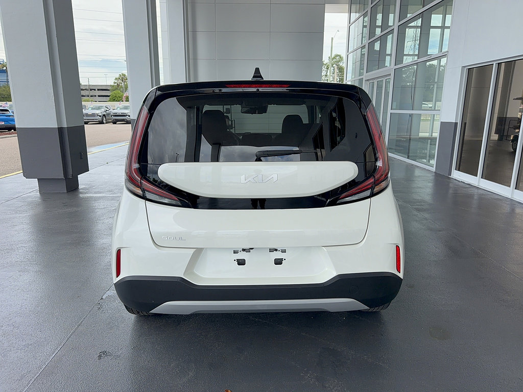 Used 2025 Kia Soul LX w/ LX Technology Package FWD image 6