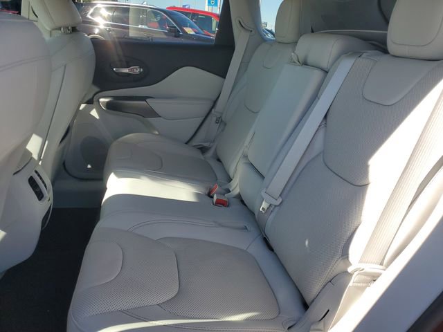 Used 2019 Jeep Cherokee Overland w/ Technology Group image 10