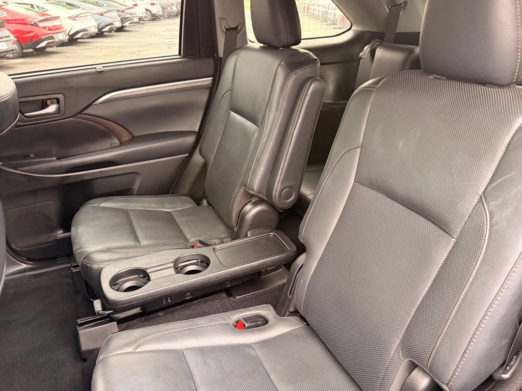 Used 2019 Toyota Highlander Limited Platinum AWD/4WD image 13