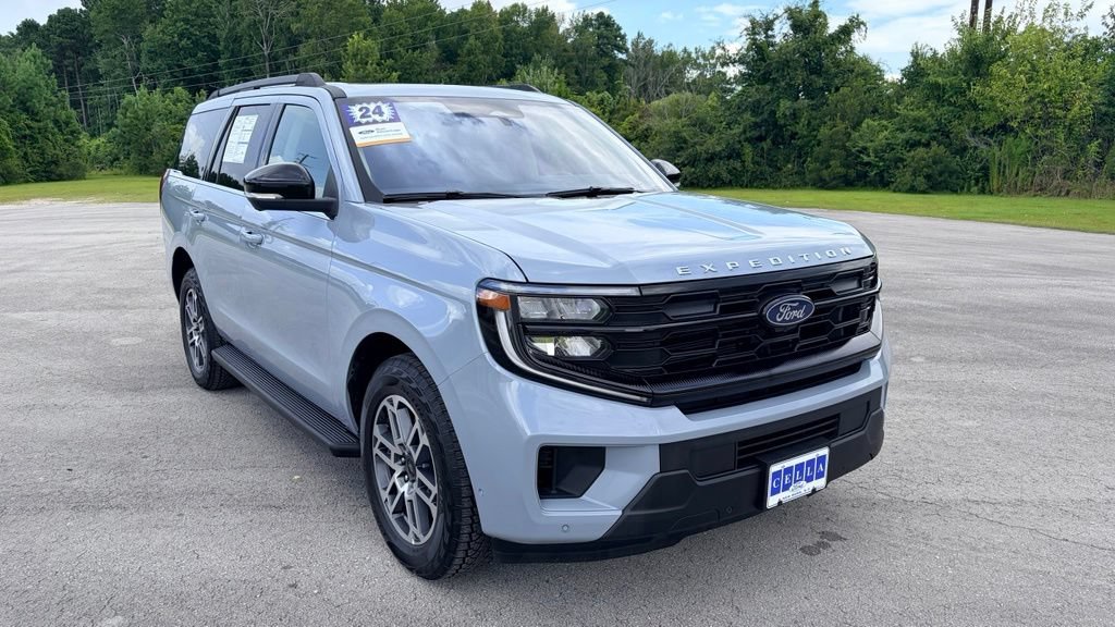 Certified 2025 Ford Expedition Active