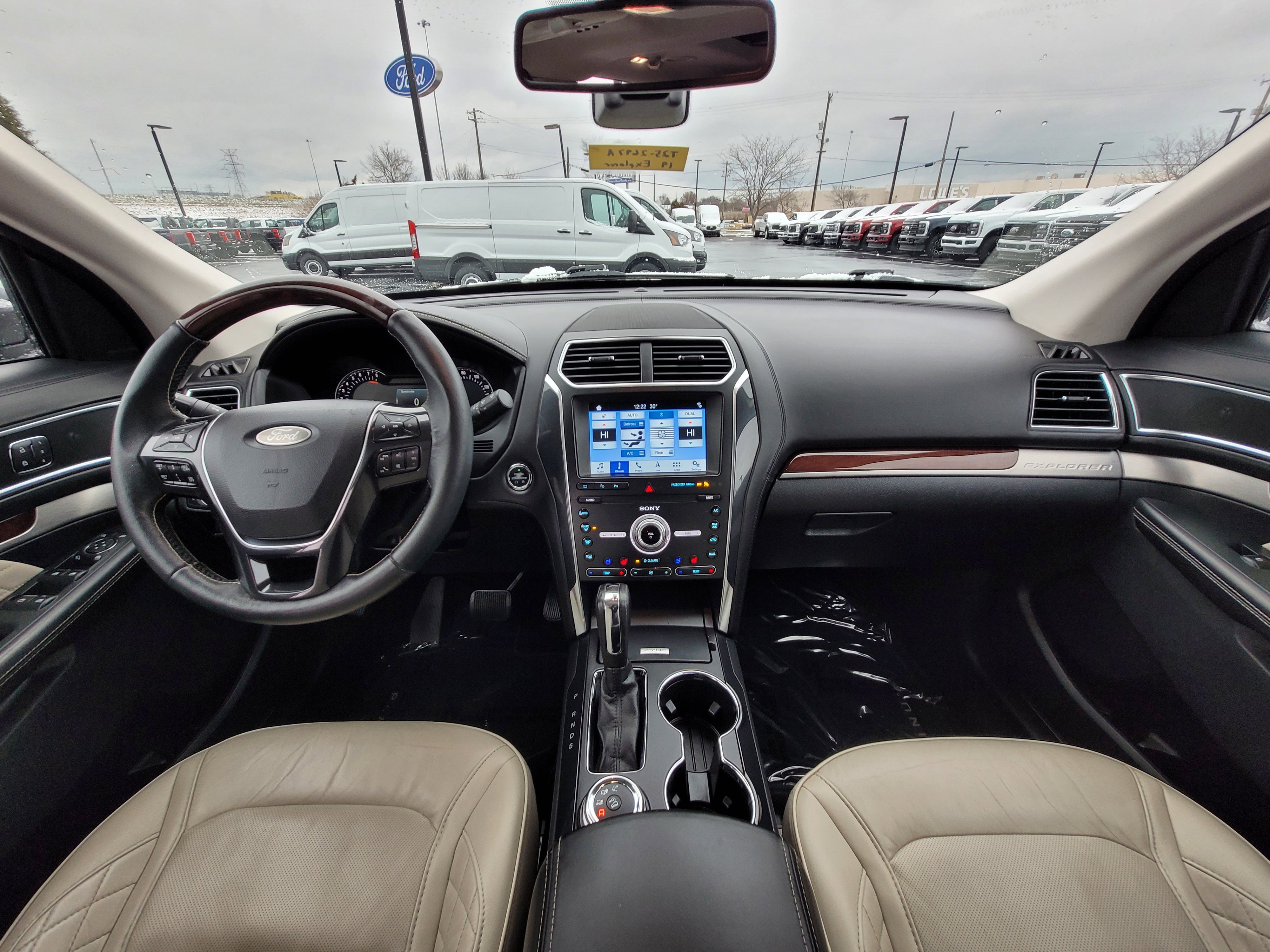 Certified 2019 Ford Explorer Platinum image 15