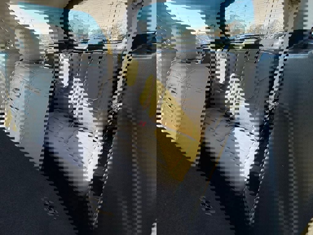 Certified 2023 Ford Explorer Limited image 13