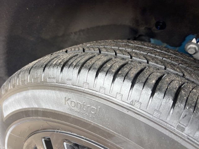 Certified 2022 Ford Explorer XLT w/ Equipment Group 202A image 28