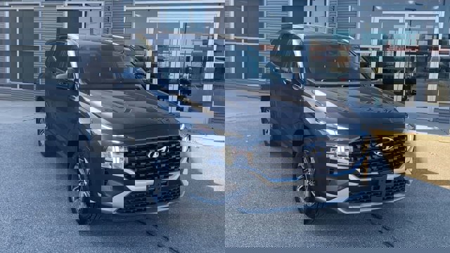 Used 2023 Hyundai Santa Fe SE image 4