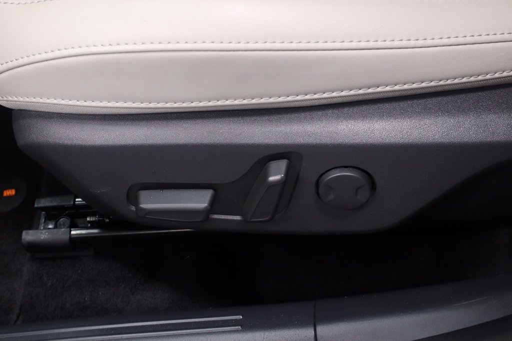 Used 2025 Kia Niro EX Touring FWD image 25