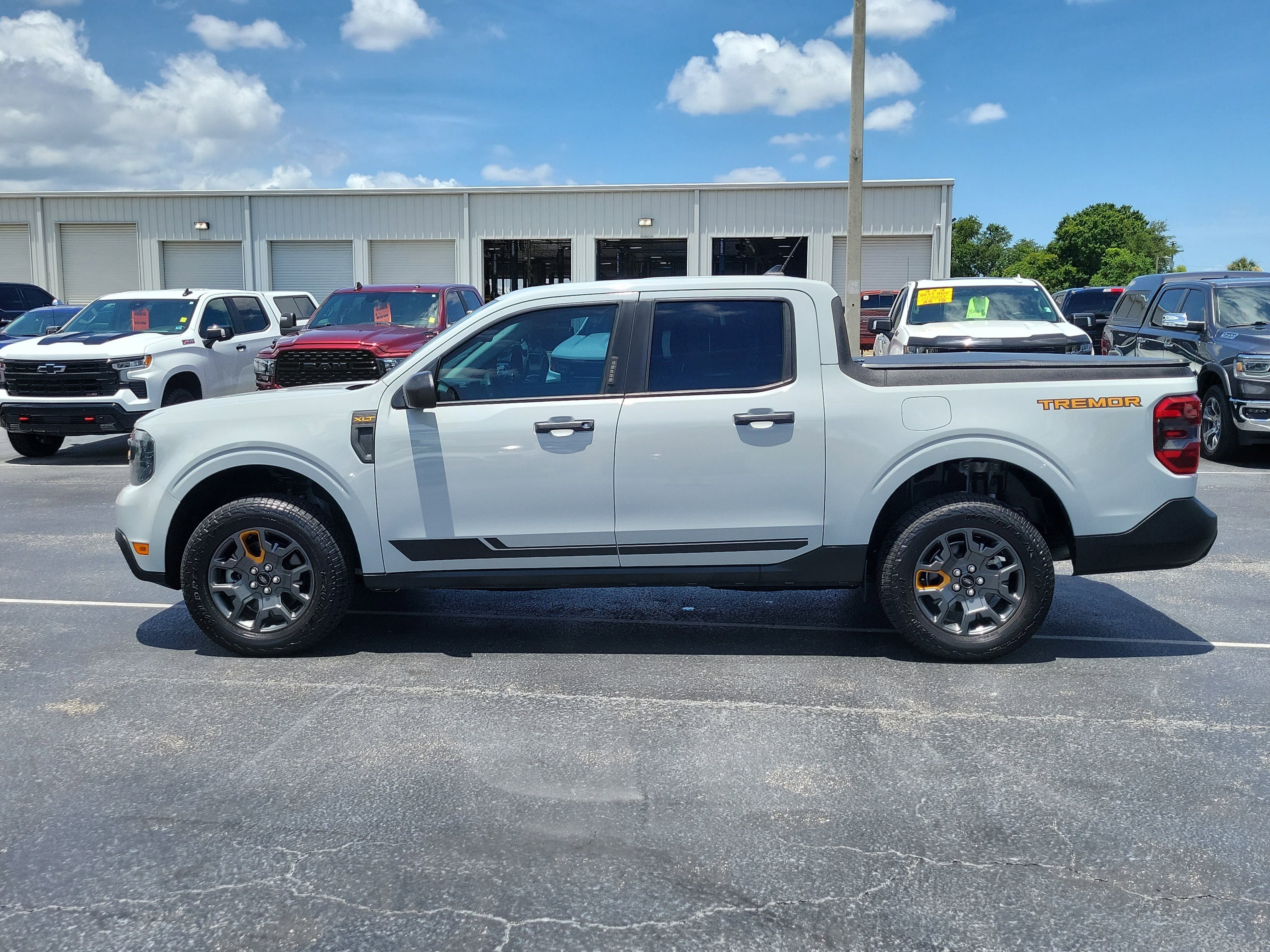 Certified 2023 Ford Maverick Tremor w/ Tremor Off-Road Package AWD/4WD image 6