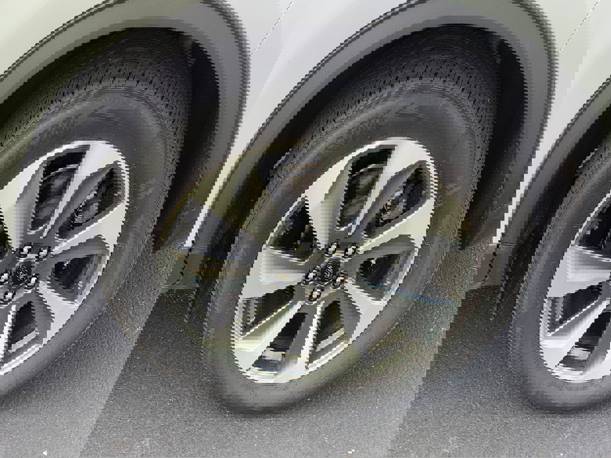 Certified 2023 Ford Escape Platinum w/ Class II Trailer Tow Package image 5