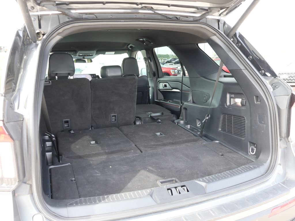 Certified 2025 Ford Explorer ST-Line w/ ST-Line Street Pack AWD/4WD image 16